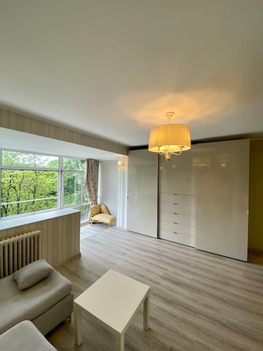 Downtown Studio - Ultra Central With Park View บูคาเรสต์ ภายนอก รูปภาพ