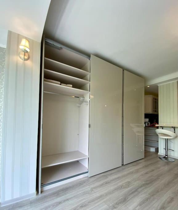 Downtown Studio - Ultra Central With Park View บูคาเรสต์ ภายนอก รูปภาพ